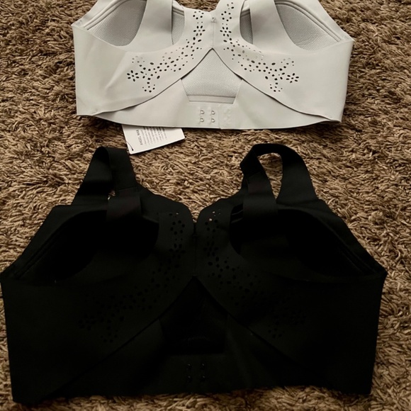 Victoria Secret 2 pack Sport Bras ( New) - Picture 3 of 3